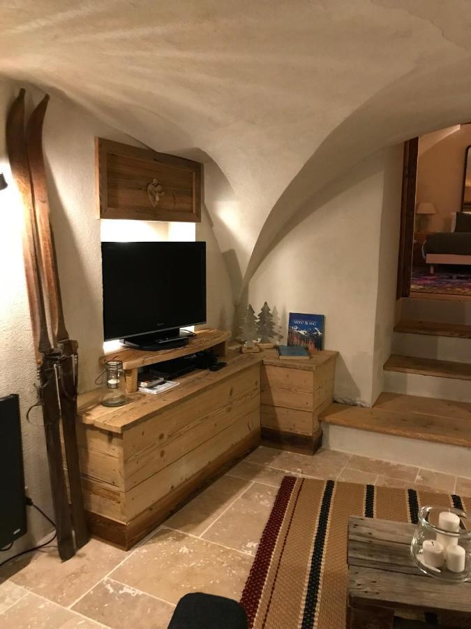La Suite Lou Le Noyer  Εξωτερικό φωτογραφία