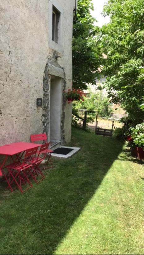 La Suite Lou Le Noyer  Εξωτερικό φωτογραφία