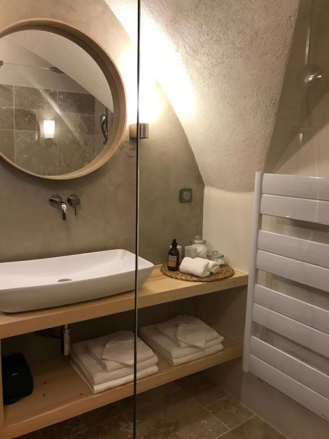 La Suite Lou Le Noyer  Εξωτερικό φωτογραφία